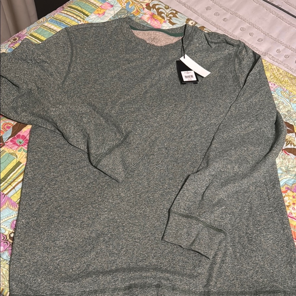 Green Crewneck long sleeve‎ tshirt